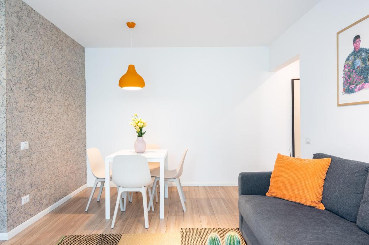 Spacious 2 Bdr Flat In The Old Town Bucharest Exterior photo