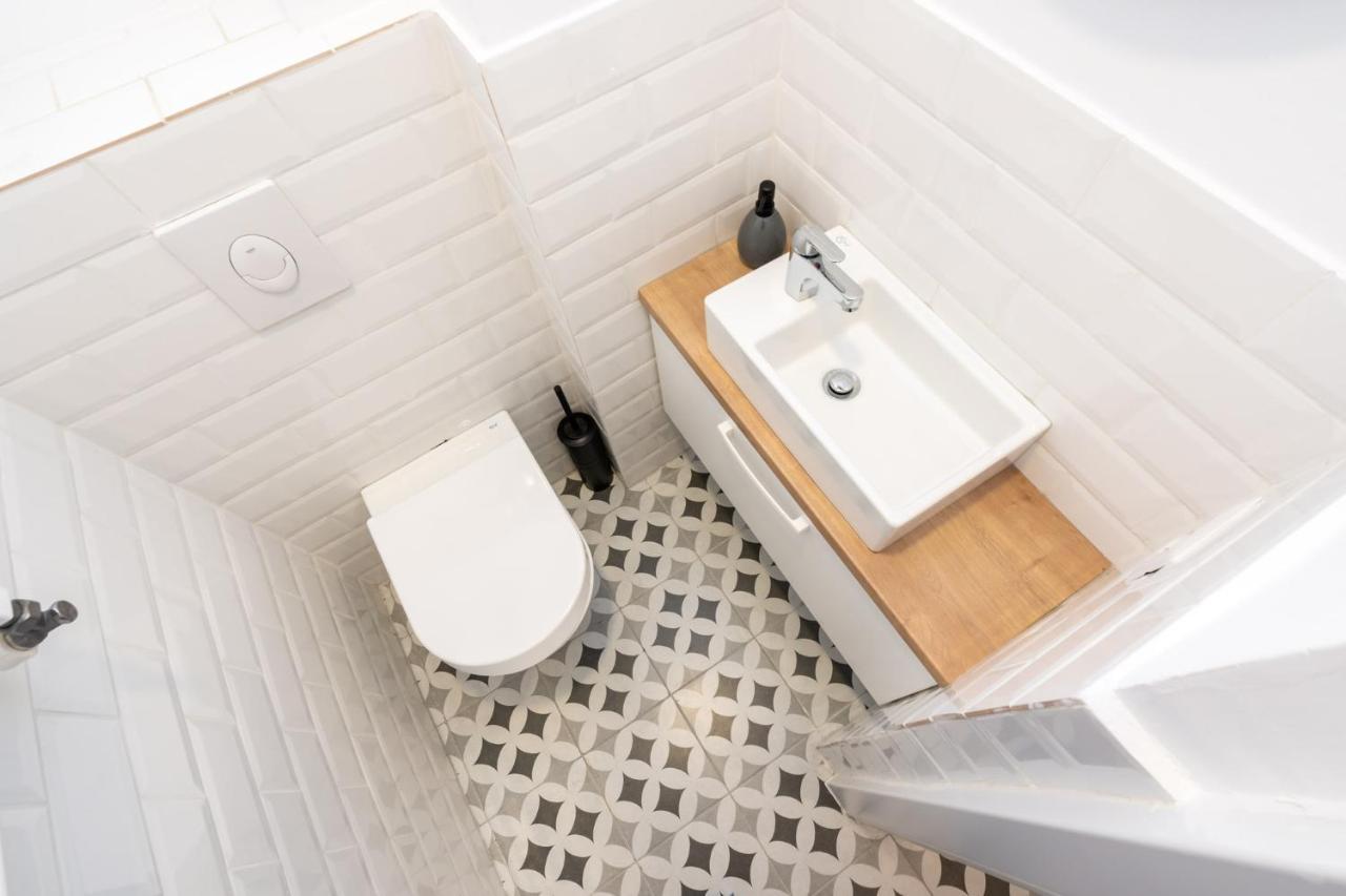 Spacious 2 Bdr Flat In The Old Town Bucharest Exterior photo