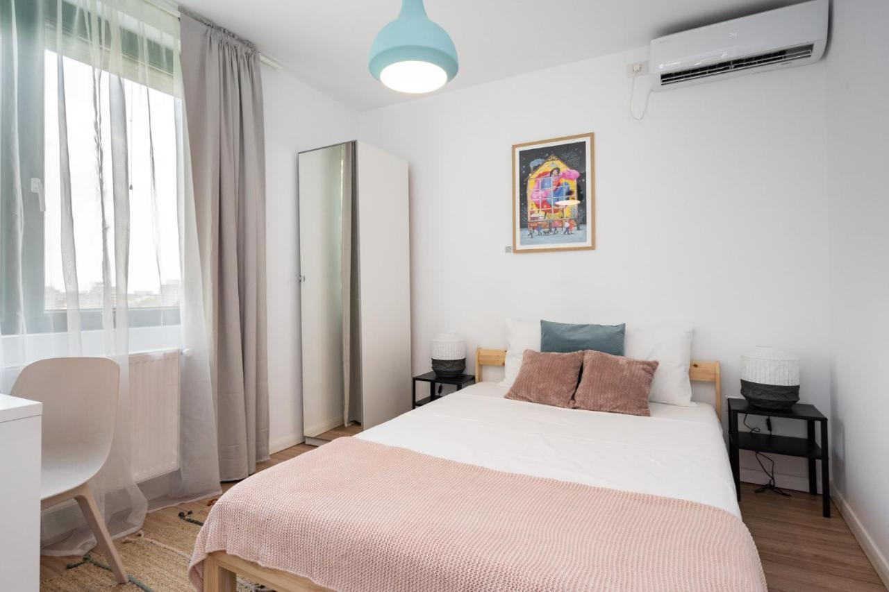 Spacious 2 Bdr Flat In The Old Town Bucharest Exterior photo